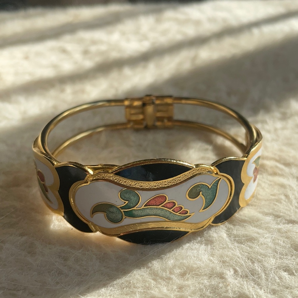 Rare Vintage Flower Enamel Gold Tone Clamp Bangle Bracelet